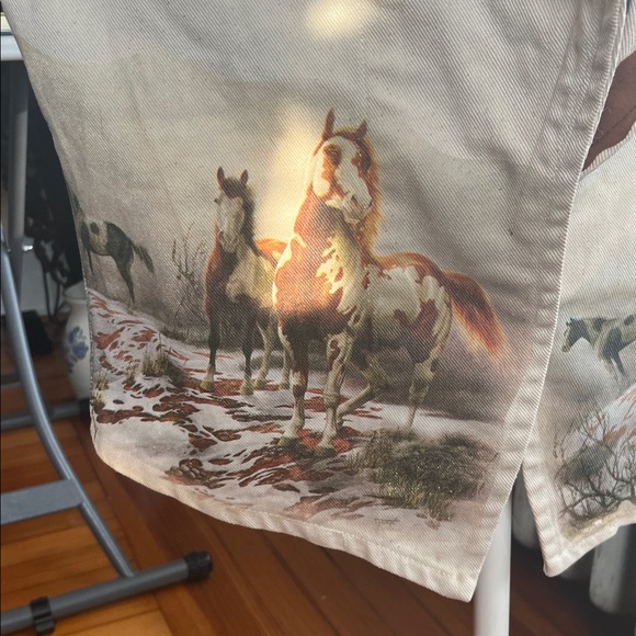 Wanted by Beads Beautiful Western Horse Print Vest with Brown Trim. - Picture 2 of 12